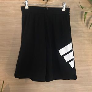 ADIDAS : boys black basketball shorts